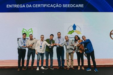Bela Sementes recebe a 10ª certificação consecutiva de excelência no TSI do Seedcare Bela Sementes recebe a 10ª certificação consecutiva de excelência no TSI do Seedcare